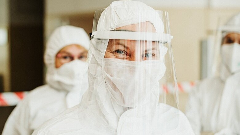 Covid-19 Pandemisinin Diş Hekimleri ve Çene Cerrahları Açısından Bulaşma Riski