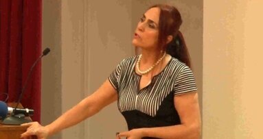 Diş Hekimleri Biçimsiz Pozisyonda Çalışıyor