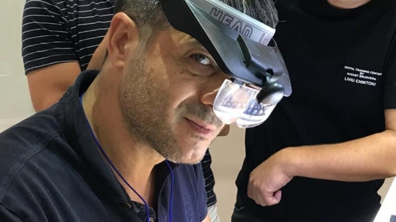 Zubní technik Nondas Vlachopoulos