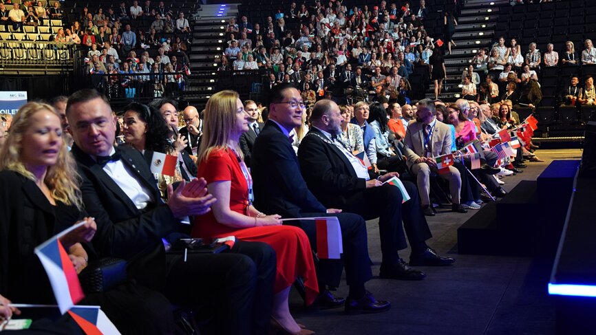 Global dental leaders, international delegates and FDI officials attended the official opening at the end of the first congress day. 
