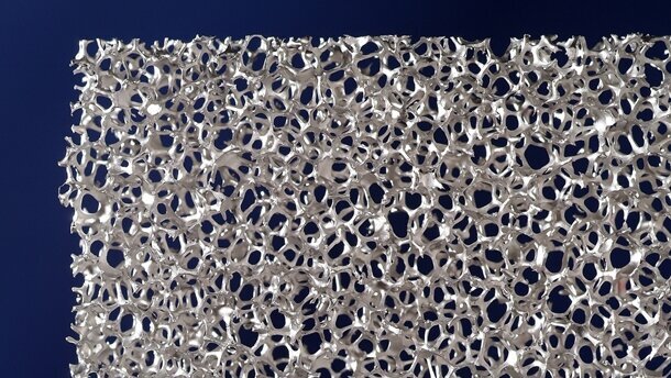 Neues Knochenersatzmaterial: Titanschäume