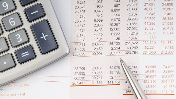 Straumann planeja reduzir custos devido à lentidão das vendas