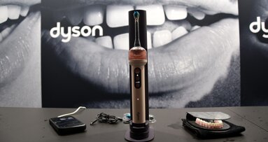 Dyson představil zubní kartáček CameraJet na Světovém dentálním kongresu FDI