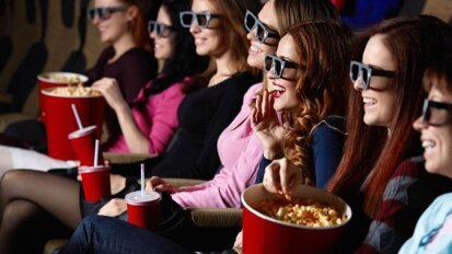 Comer pipoca pode atrapalhar percepção de comerciais em frequentadores de cinema