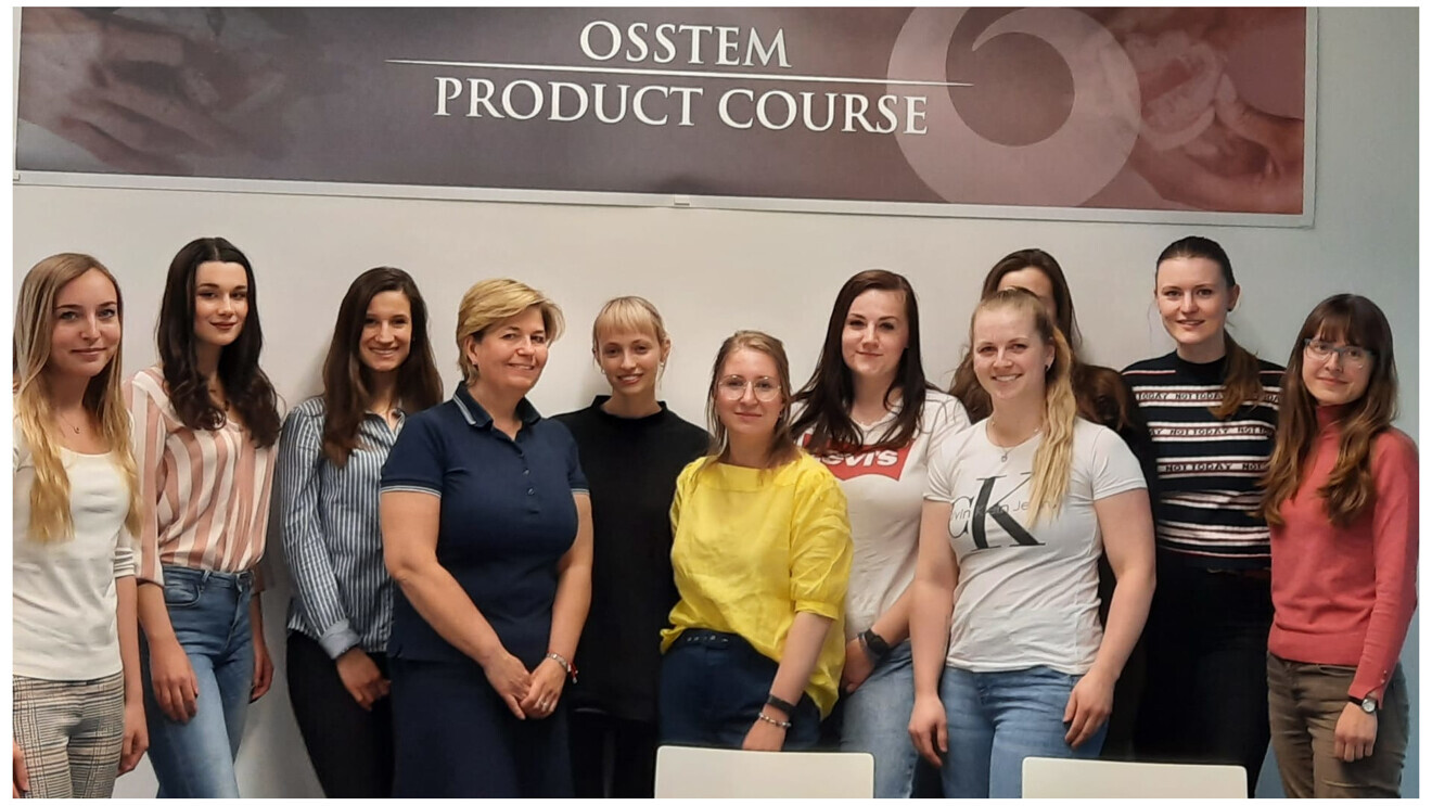 Dental students from the Czech Republic enjoyed taking part in a product course given by Osstem Implant at the AIC in Prague.