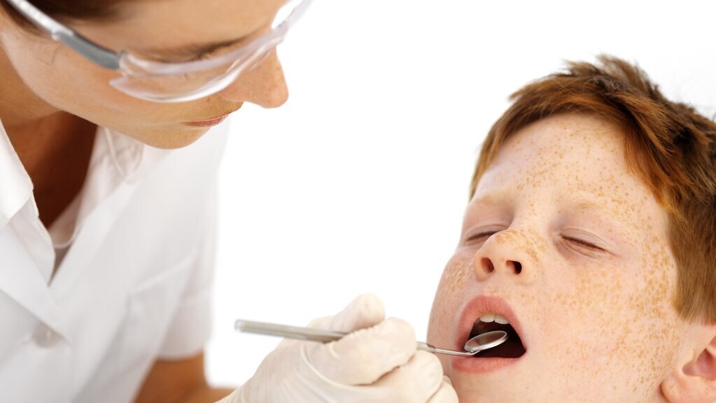 Οι Βρετανοί χάνουν τα δόντια τους