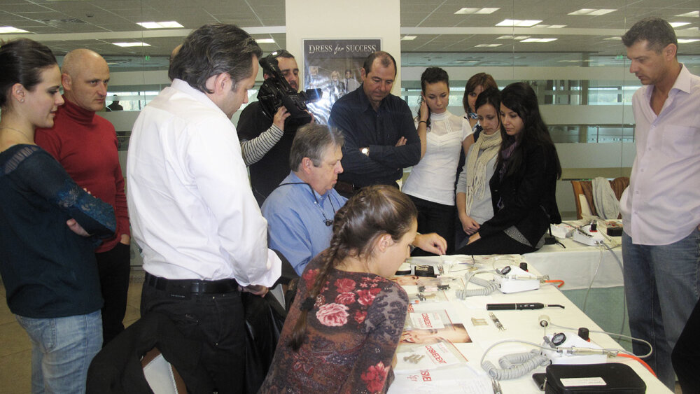 Високоестетичната линия на Cosmedent вече в България