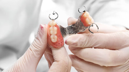 Review leaves researchers gagging for evidence on reflex management