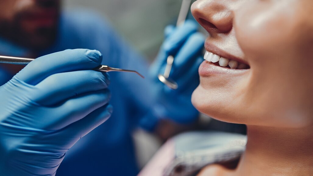 Enhancing cosmetic dental outcomes by using AI