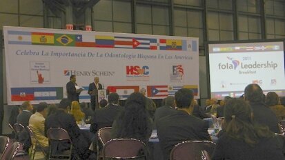Schein honra a la odontología Latinoamericana