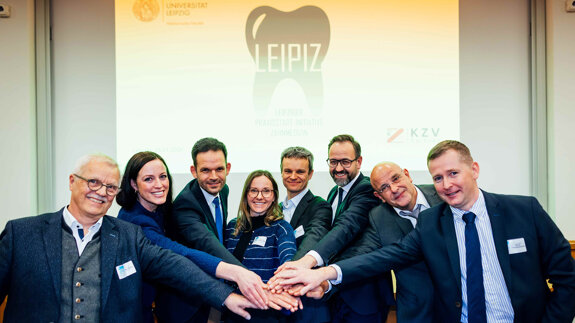 Von der Uni in den Beruf: Einzigartiges Leipziger Zahnmedizin-Projekt