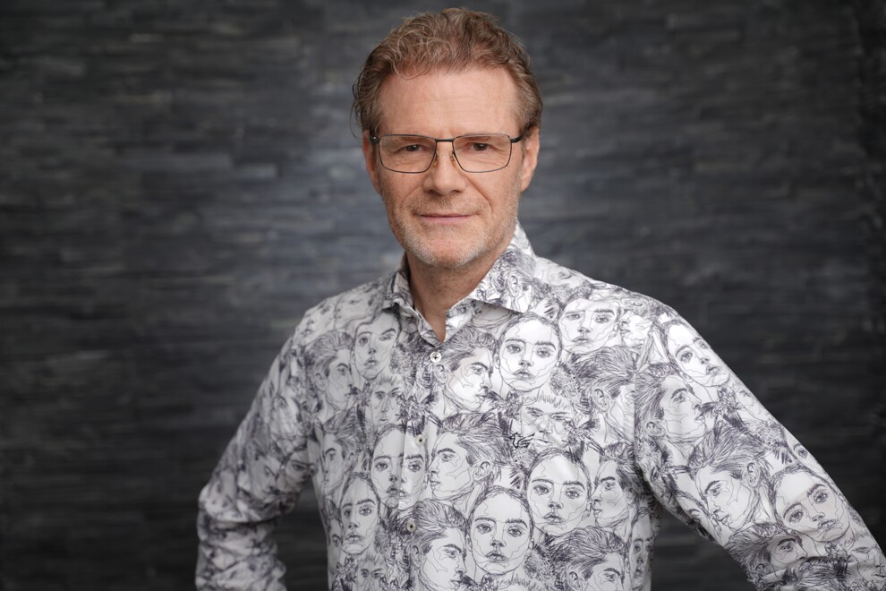 Dr Holger Zipprich from Germany was recognised for his innovative work in the field of implant interface mechanics and materials science.