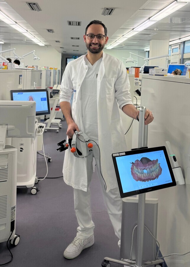 Dr. Ahmad Amro Baradee, hlavnÃ­ autor nedÃ¡vnÃ©ho pÅehledovÃ©ho ÄlÃ¡nku o evidence-based vyuÅ¾itÃ­ intraorÃ¡lnÃ­ho skenovÃ¡nÃ­. (ObrÃ¡zek: Dr. Ahmad Amro Baradee)