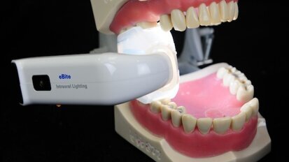 Presentan sistema de iluminación intraoral inalámbrico en la 58 AMIC Dental