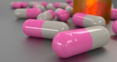 Prophylactic use of antibiotics has no influence on the post-surgical dental implant complications