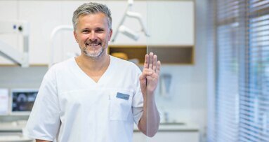 Interview: Laser protocol for peri-implantitis treatment