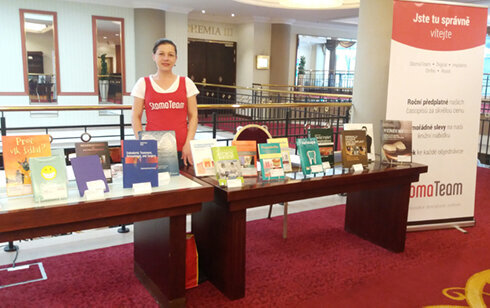 Dentsply Sirona Implants Kongres 2018 v Praze - knižní nabídka StomaTeamu