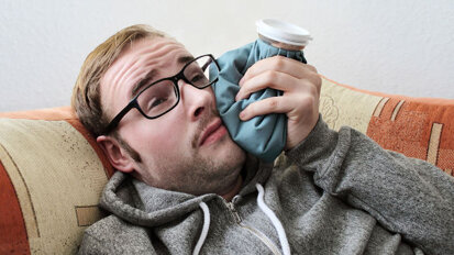 Männer zögern Zahnarztbesuch hinaus Männer zögern Zahnarztbesuch hinaus