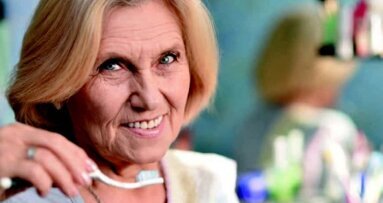 Οδοντόπαστα που ανιχνεύει την οδοντική πλάκα μπορεί να βοηθήσει στη μείωση του κινδύνου εγκεφαλικού και καρδιαγγειακών επεισοδίων