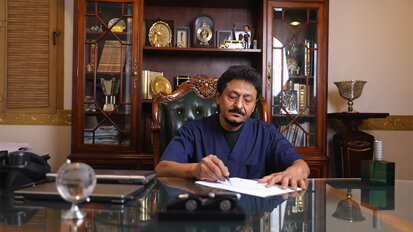 Long-term performance of Straumann SLActive implants in compromised health conditions