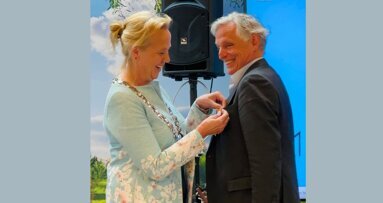 Tandarts Paul Versteegh: Ridder in de Orde van Oranje-Nassau