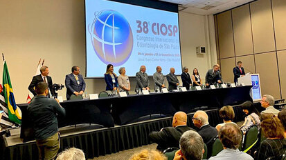 Víctor Guerrero recibe reconocimiento como “Socio Honorario de APCD” Víctor Guerrero recibe reconocimiento como “Socio Honorario de APCD”