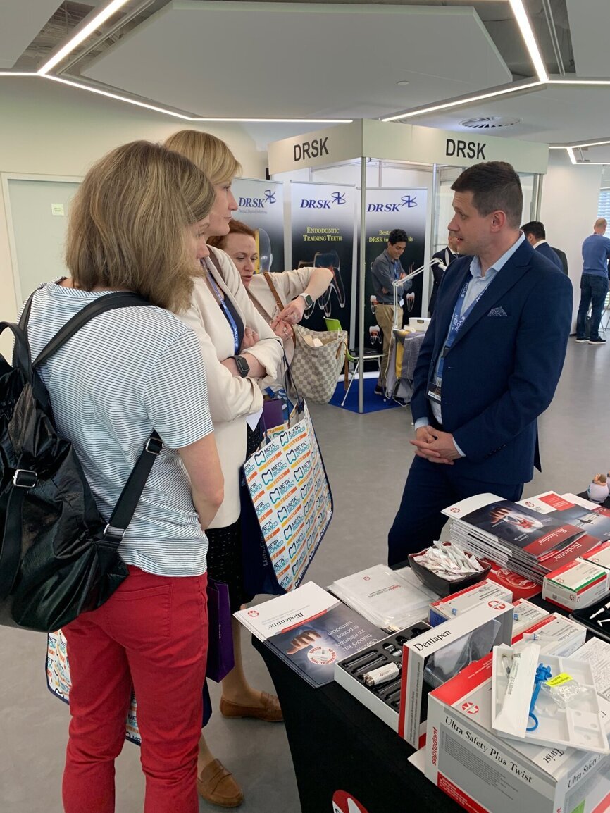 Among other products, Septodont showcases its mineral-based root canal sealer BioRoot RCS. 