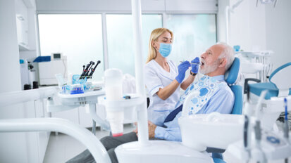 Impaired cognitive function is a risk indicator for dental caries