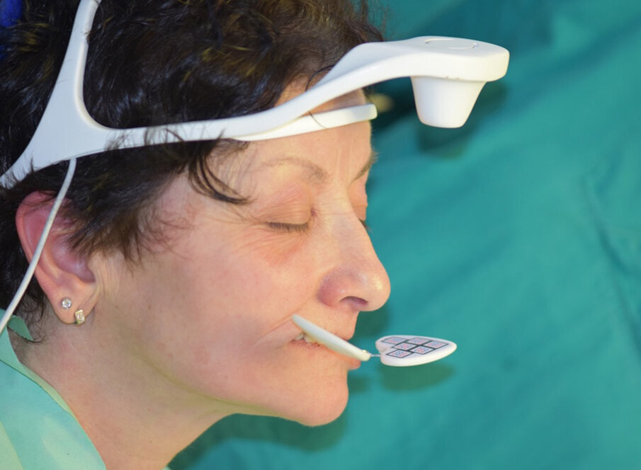 Fig. 5: Digital maxillomandibular relationship registration and axiography.