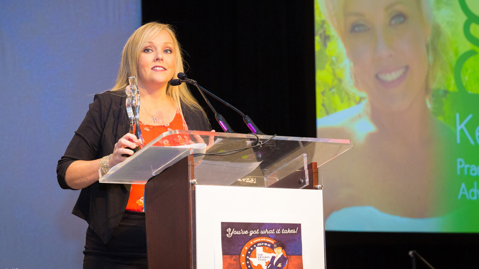 AADOM presents Green Leader Award to Kelli Carter