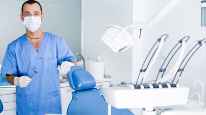 Zahnarzt zählt zu den gefährlichsten Jobs im Gesundheitswesen Zahnarzt zählt zu den gefährlichsten Jobs im Gesundheitswesen