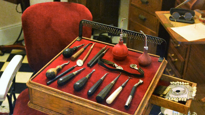 Compie 10 anni il Museo della Dental School unica esposizione permanente dedicata all’Odontoiatria