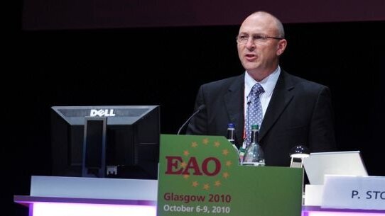 Η Ευρωπαϊκή Ένωση Οστεονσωμάτωσης ψήφισε τον πρώτο Βρετανό πρόεδρο