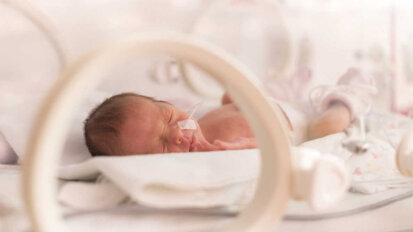 Badania potwierdzają związek między chorobą przyzębia a ryzykiem przedwczesnego porodu