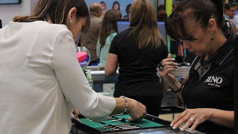 La feria comercial Expo Dental presentó muchas novedades en materiales, instrumental y equipamientos.