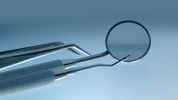 Nieuw apparaat signaleert ‘onzichtbare tandplak’ en tandbederf