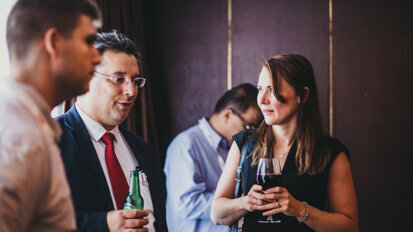 Rob Pounds from The Dental Imaging Company, a partner in the UK, and Britt van den Berg, who is a clinician associated with ACTA university Amsterdam and is now starting research with Navident. (Photograph: Robert Strehler)