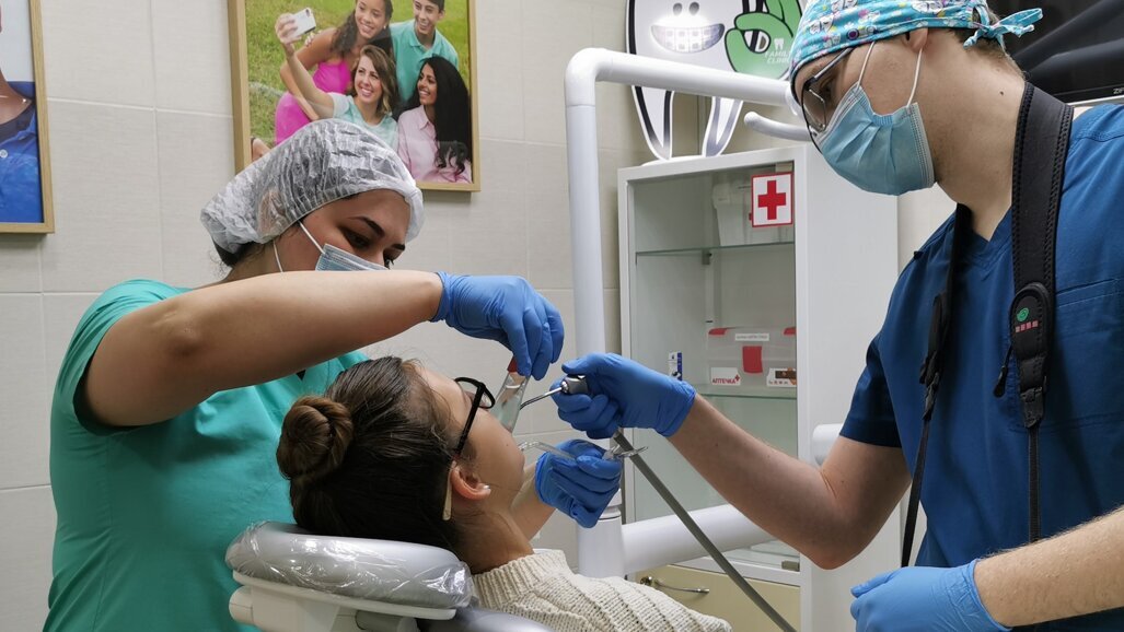 Diş Hekimliği Öğrencilerine Asgari Ücret Meclisten Geçti