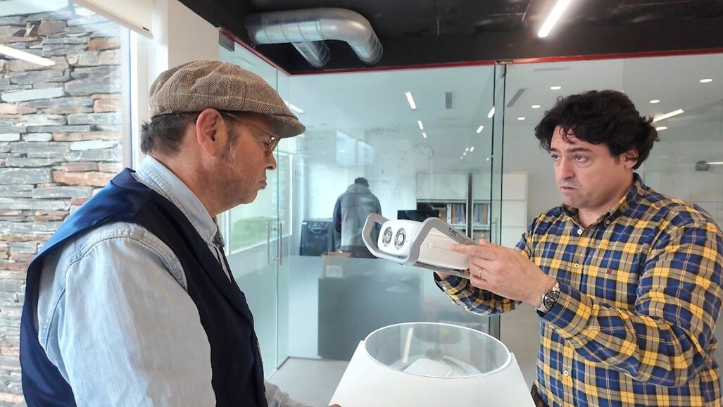 Video 23entrevista con Adrián Hernández realizada en el centro de formación y showroom de la empresa.