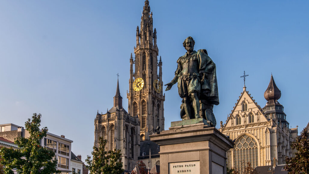 MIS: V3 Course with Dr. Eric Van Dooren