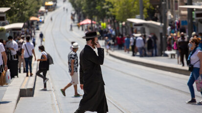 Living in digital age: Can smartphones be detrimental to oral health? Living in digital age: Can smartphones be detrimental to oral health?