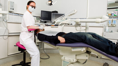 How to avoid back pains in dental work