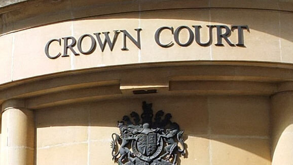 Dentist in large-scale fraud case sentenced to three years