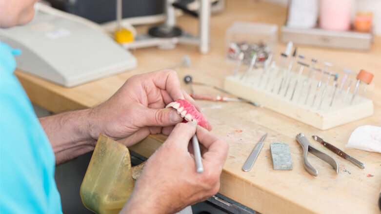 Neuer Tarifvertrag Zahntechnik UV/MV/IV ab 2018