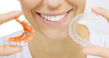 Il Dott. Carlos Flores Mir parla del percorso terapeutico del paziente ortodontico