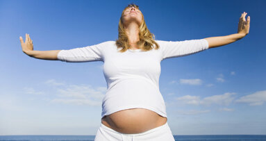 Zdrowie jamy ustnej wpływa na zdolność zajścia w ciążę