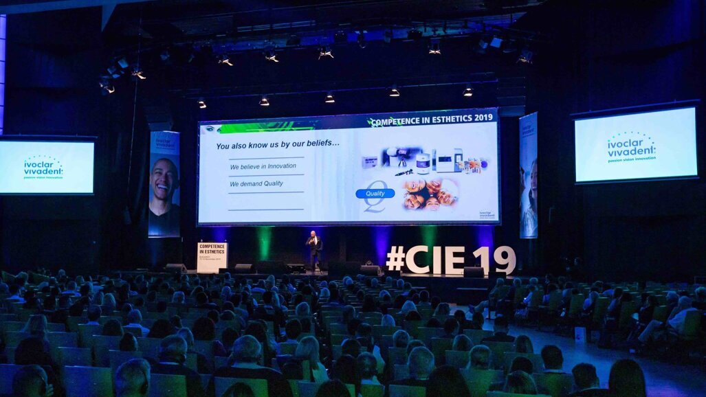 Симпозиума Competence in Esthetics, се проведе в Будапеща