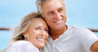 Proteza całkowita stabilizowana na implantach – nowe rozwiązanie dla seniorów