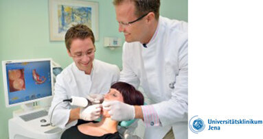 Jenaer Zahnmedizinstudenten lernen mit 3-D-Kamera