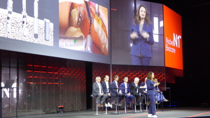 La investigadora Annette Felderhoff-Fischer durante su presentación en la sesión titulada